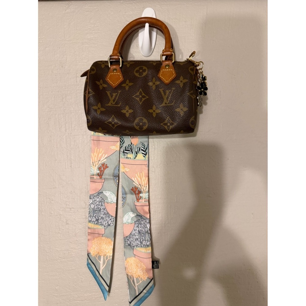 Louis Vuitton Vintage Monogram Nano Purse - Picture 2 of 12